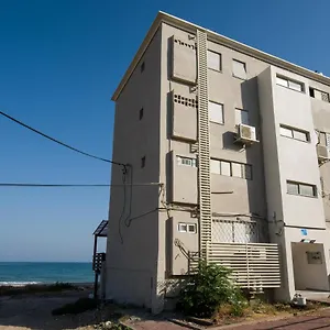 בדוק זמינות