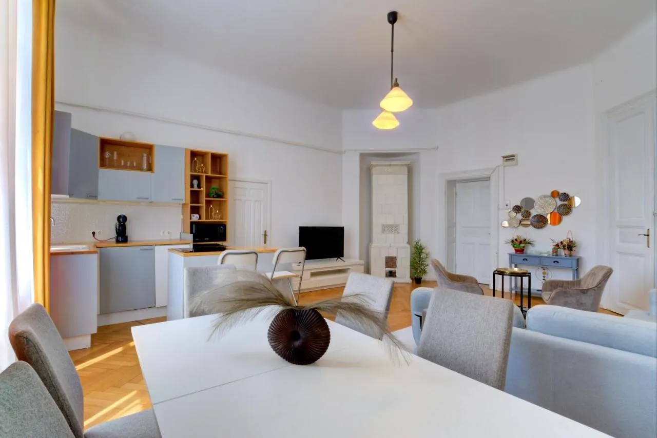 Apartament 2 camere, ultracentral, Calea Victoriei Bucureşti