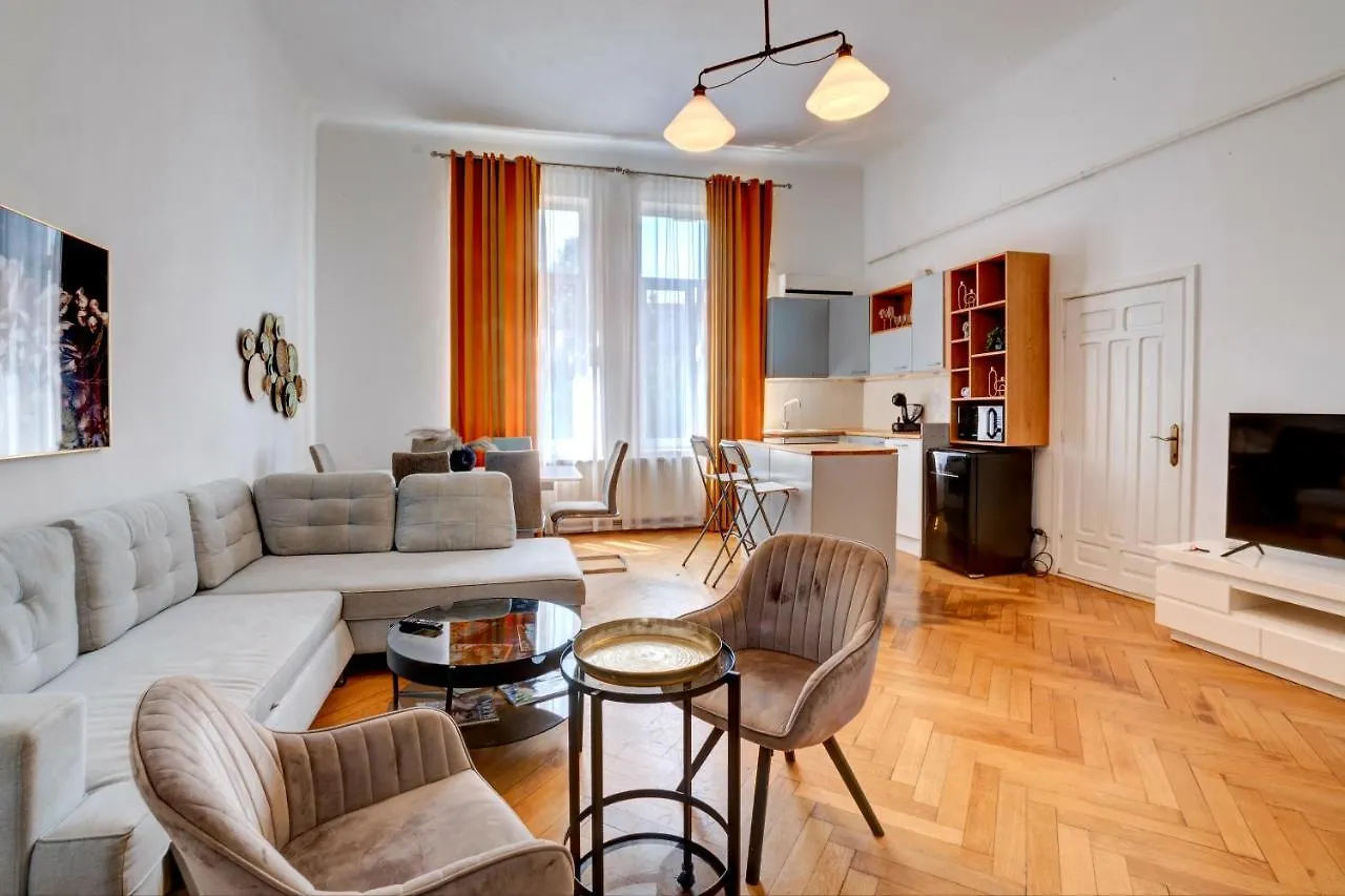 Apartament 2 camere, ultracentral, Calea Victoriei Bucureşti