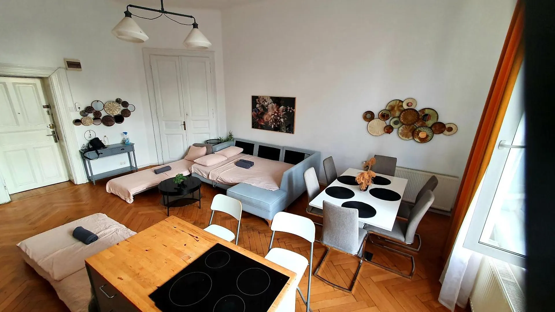 Apartament 2 camere, ultracentral, Calea Victoriei Bucureşti 0*,  România